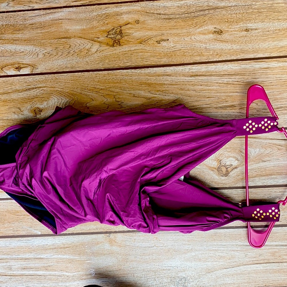 One piece swimming suit